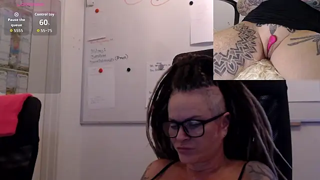 Snapshot of DarkDomina chatting on January 15, 2026, 11:59 am DarkDomina online show from January 15, 2026, 11:59 am