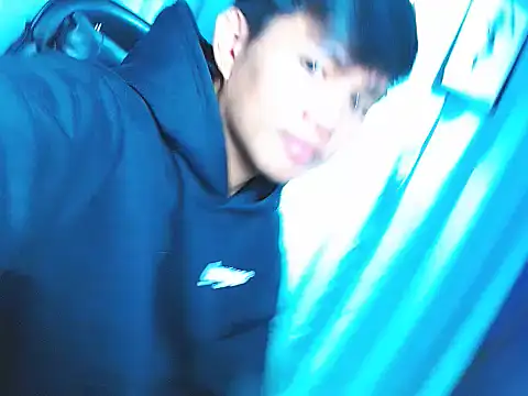 Snapshot of Alexx_143 chatting on December 21, 2025, 3:52 pm Alexx 143 online show from December 21, 2025, 3:52 pm