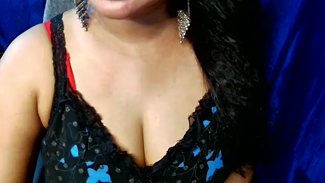 QUEEN SAKHI- online show from April 19, 2026, 6:10 pm