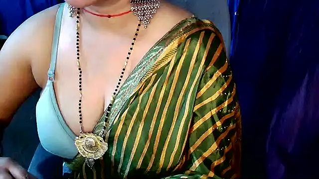 Snapshot of QUEEN_SAKHI- chatting on May 28, 2026, 2:09 am QUEEN SAKHI- online show from May 28, 2026, 2:09 am
