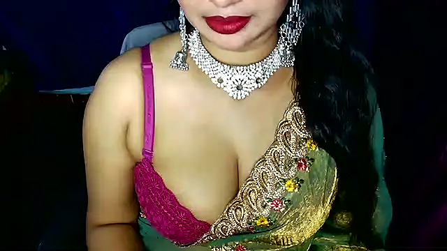 Snapshot of QUEEN_SAKHI- chatting on June 21, 2026, 10:51 am QUEEN SAKHI- online show from June 21, 2026, 10:51 am