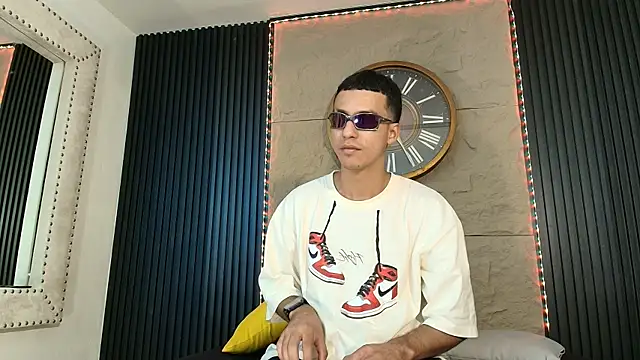 Snapshot of Marcus_Jeron chatting on May 10, 2026, 9:09 pm Marcus Jeron online show from May 10, 2026, 9:09 pm