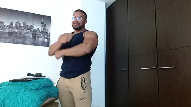 AntonyDAngelo25 online show from October 15, 2025, 8:20 pm