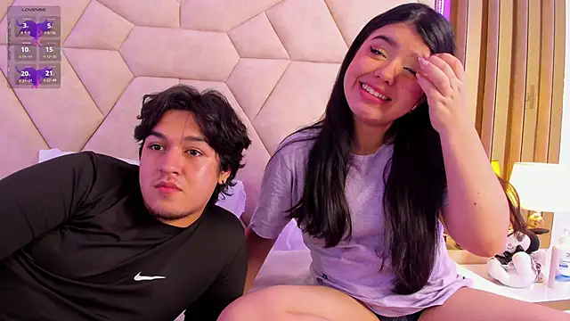 Snapshot of EmilyANDrew_ chatting on September 12, 2025, 4:45 am EmilyANDrew  online show from September 12, 2025, 4:45 am