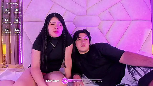 Snapshot of EmilyANDrew_ chatting on October 1, 2025, 4:40 am EmilyANDrew  online show from October 1, 2025, 4:40 am