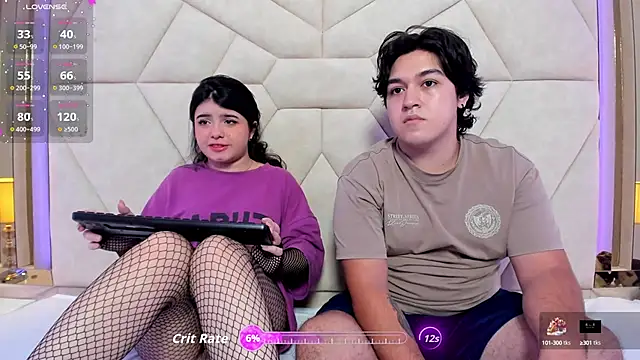 Snapshot of EmilyANDrew_ chatting on October 6, 2025, 4:43 am EmilyANDrew  online show from October 6, 2025, 4:43 am