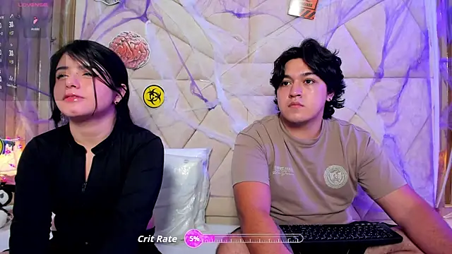 Snapshot of EmilyANDrew_ chatting on October 21, 2025, 4:35 am EmilyANDrew  online show from October 21, 2025, 4:35 am