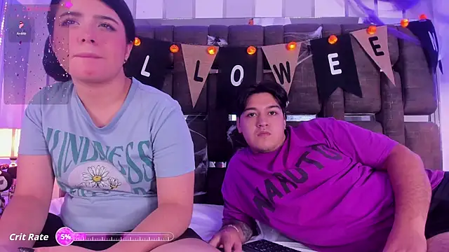 Snapshot of EmilyANDrew_ chatting on October 24, 2025, 5:15 am EmilyANDrew  online show from October 24, 2025, 5:15 am