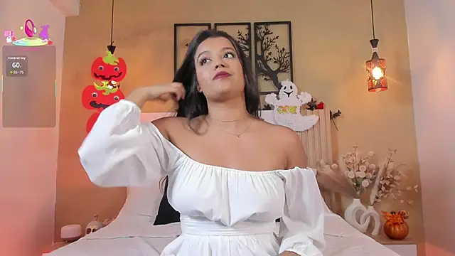 Snapshot of Camila_Bustamante chatting on October 28, 2025, 4:42 pm Camila Bustamante online show from October 28, 2025, 4:42 pm