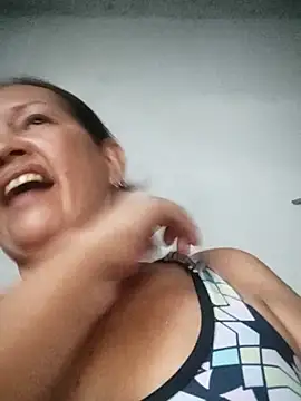 marinita13 online show from October 3, 2025, 10:29 pm