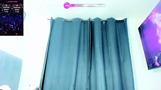 crisbunny x online show from January 13, 2026, 2:28 am