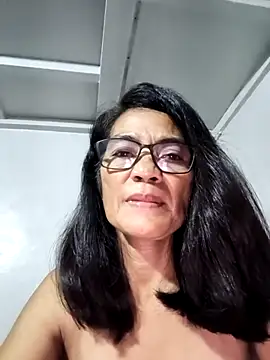 Snapshot of ImYourWoman_55 chatting on July 11, 2026, 8:11 pm ImYourWoman 55 online show from July 11, 2026, 8:11 pm
