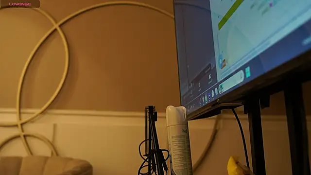 Ariaa Isabell online show from November 13, 2025, 6:40 pm