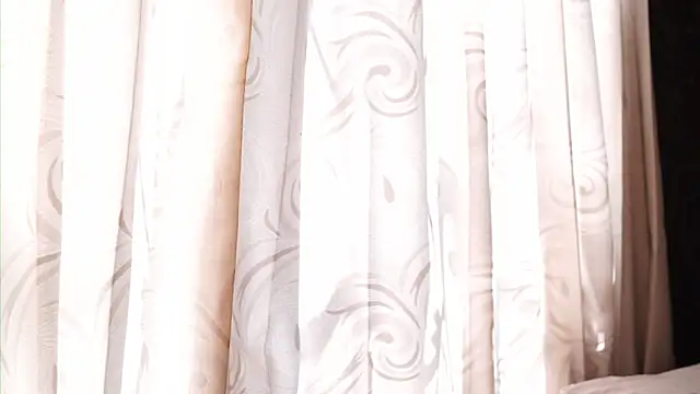 Ariaa Isabell online show from December 3, 2025, 7:01 pm