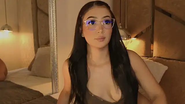 Snapshot of scarlethlux chatting on June 18, 2026, 5:51 am scarlethlux online show from June 18, 2026, 5:51 am