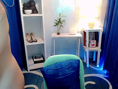 ladydesiree88 online show from June 4, 2026, 2:39 am