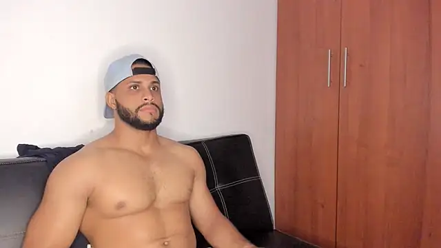 Pier Simons online show from November 10, 2025, 11:42 am