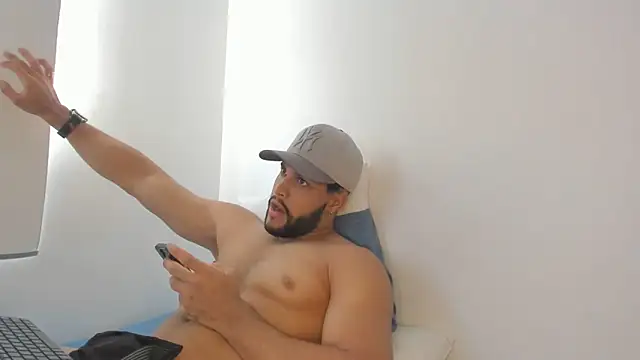 Pier Simons online show from March 1, 2026, 10:01 pm