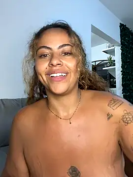 Chloe Leaozinho online show from November 2, 2025, 4:48 am