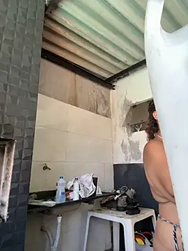 Chloe Leaozinho online show from November 11, 2025, 3:01 pm