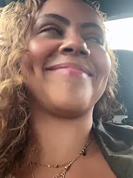 Chloe Leaozinho online show from February 10, 2026, 5:39 pm