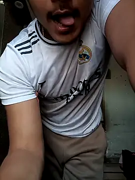 yourcrush0123 online show from February 17, 2026, 3:03 am