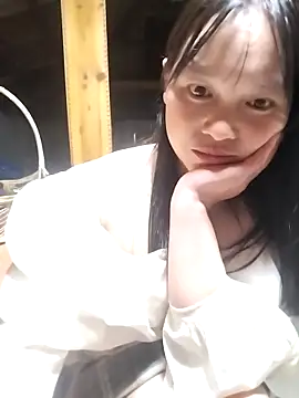 Snapshot of Tiyir597 chatting on October 3, 2025, 3:31 pm Tiyir597 online show from October 3, 2025, 3:31 pm