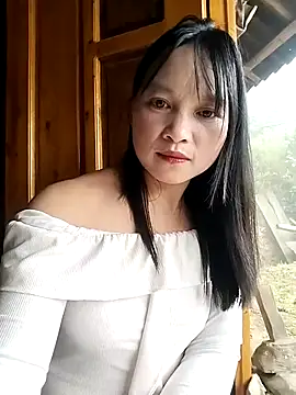 Snapshot of Tiyir597 chatting on October 4, 2025, 3:37 am Tiyir597 online show from October 4, 2025, 3:37 am
