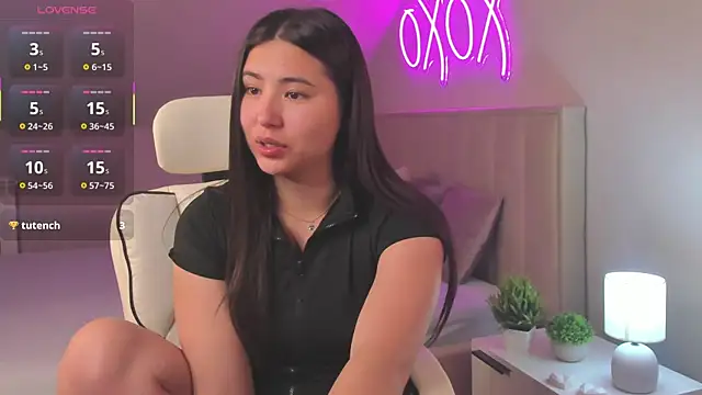 Snapshot of Megan_Williamms chatting on September 14, 2025, 8:35 am Megan Williamms online show from September 14, 2025, 8:35 am