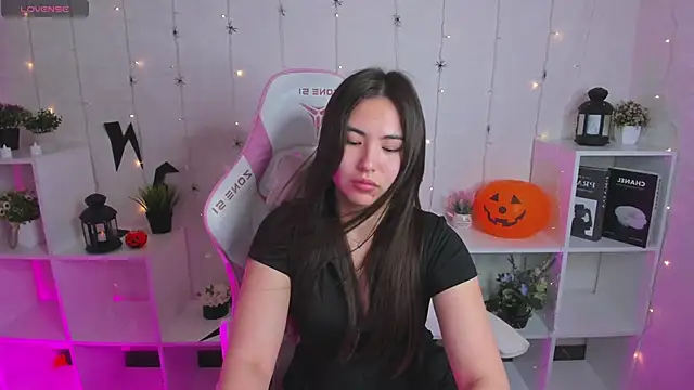 Snapshot of Megan_Williamms chatting on October 29, 2025, 12:46 am Megan Williamms online show from October 29, 2025, 12:46 am