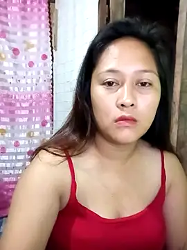 Snapshot of pretty_me092121 chatting on April 5, 2026, 5:43 pm pretty me092121 online show from April 5, 2026, 5:43 pm