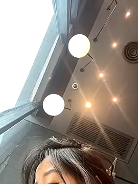 xiao-mo520 online show from November 9, 2025, 6:33 am