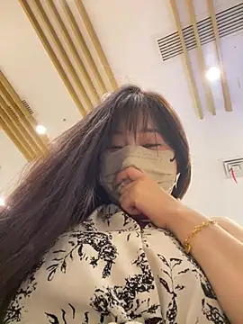 xiao-mo520 online show from May 17, 2026, 11:28 am