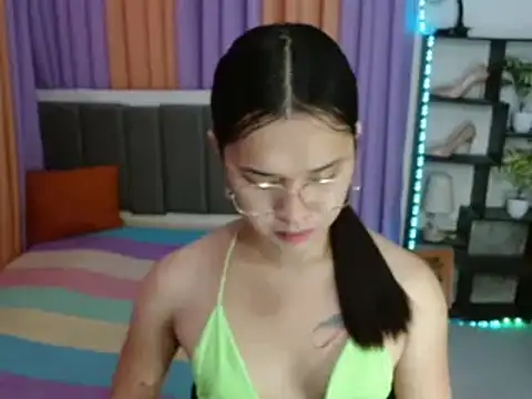 Snapshot of SeductiveAppleTS chatting on November 20, 2025, 5:45 pm SeductiveAppleTS online show from November 20, 2025, 5:45 pm