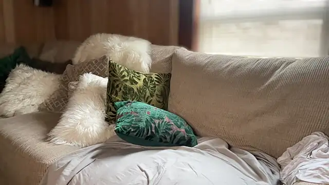 PefectNipz online show from September 17, 2025, 4:08 pm