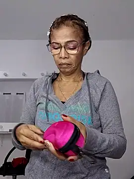 Merybeks online show from October 2, 2025, 10:33 am