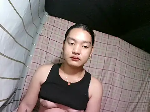 Snapshot of asian_janella chatting on October 15, 2025, 5:24 pm asian janella online show from October 15, 2025, 5:24 pm