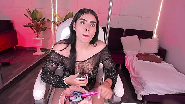 Snapshot of LovelyEyesx chatting on November 24, 2025, 5:23 pm LovelyEyesx online show from November 24, 2025, 5:23 pm