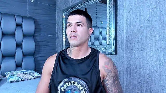 andres-clark92 online show from January 8, 2026, 4:42 pm