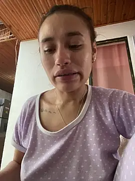 juliana-mancini online show from November 20, 2025, 5:01 pm