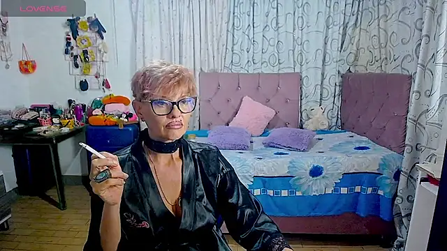 isabella-lips007 online show from May 20, 2026, 2:18 am