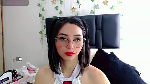 sara arias00 online show from October 3, 2025, 3:20 pm