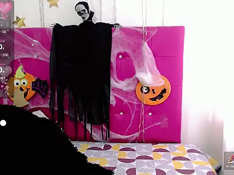 sara arias00 online show from October 29, 2025, 1:24 pm