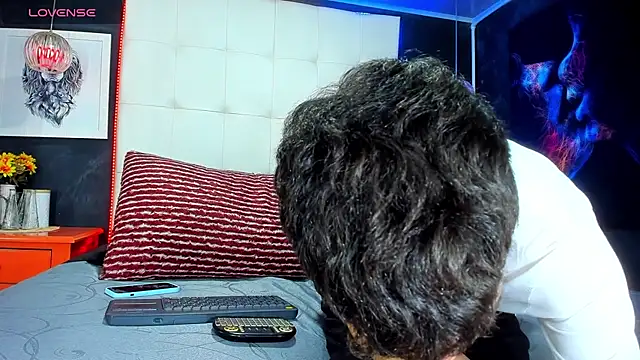 Matteo12  online show from September 21, 2025, 4:14 am