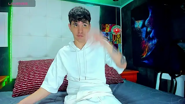 Matteo12  online show from September 25, 2025, 4:16 am