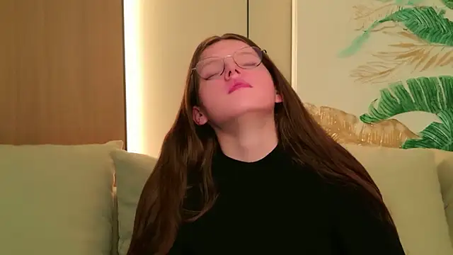 Gaby Essen online show from February 15, 2026, 8:49 pm