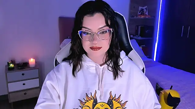 OphelianaRose33 online show from October 3, 2025, 10:51 pm