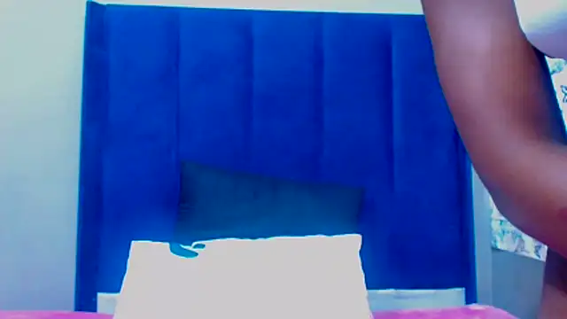 ItsMsBankss02 online show from November 25, 2025, 8:09 pm