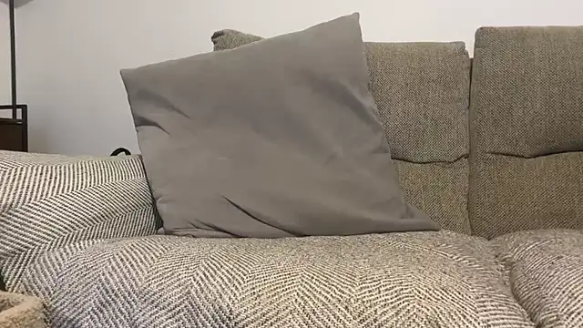 That English Rose  online show from February 6, 2026, 5:23 am