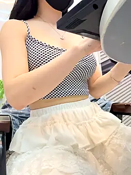 Linh 2004 online show from September 20, 2025, 2:07 pm